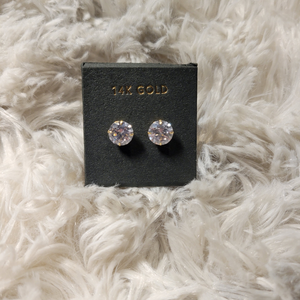 14K Gold Round Stud Earrings – Sparkling Cubic Zirconia Solitaire, New (A013)
